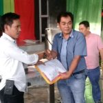 Darsono Terima Berkas Administrasi Kegiatan Apdesi Dari Ketua Sebelumnya