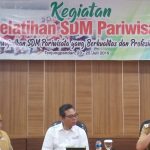 Wabup Isyak Meirobie Beri Sambutan  Kegiatan Pelatihan SDM Pariwisata