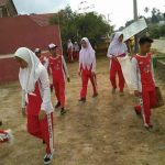 SMPN 1 Badau Gelar Kegiatan Kebersihan Di Lingkungan Sekolah & Sekitarnya