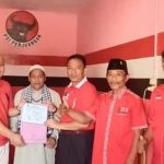 Drs. Burhanudin Daftar Ke PDI Perjuangan Sebagai Bacalon Bupati Beltim
