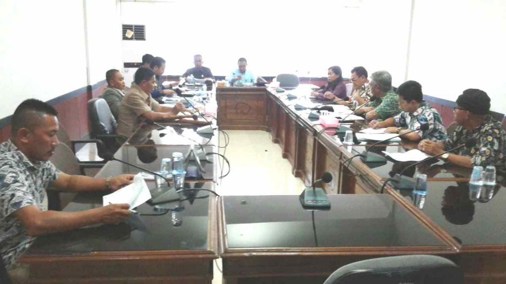 Kaitan Raperda APBD, Dinas KUKMPTK Belitung Rapat Dengan Komisi 3 DPRD 2 20191107 152948