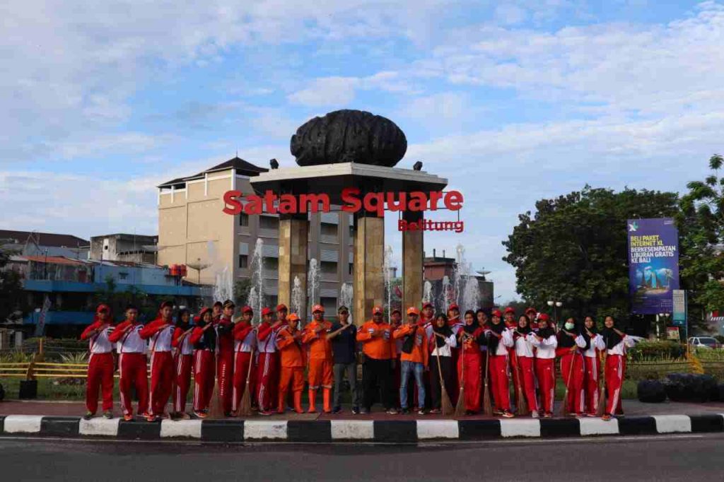 PPI Belitung Turun Ke Jalan Beri Penghargaan Petugas Kebersihan 3 IMG 20191115 WA0020