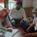 Ringankan Dampak Corona, Eliza & Suaminya Bantu Anak Yatim/Warga Tak Mampu
