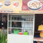 Warung Mak Eti, Jualan Aneka Bakso Cakhien, Kenyot & Otak-otak Belitung