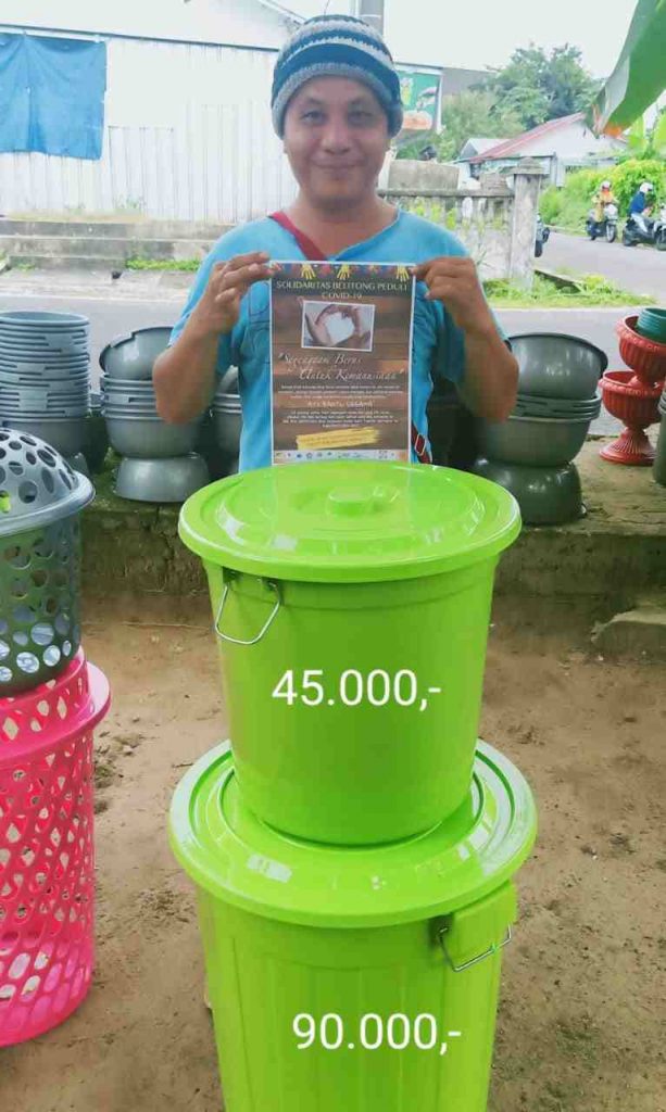 Bantu Warga Terdampak Covid,Yuk Berbagi Segenggam Beras Untuk Kemanusian. 3 IMG 20200509 WA0001