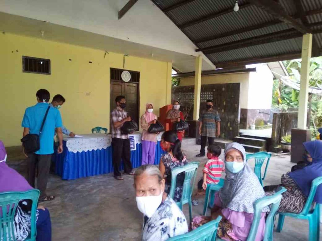 PT Timah Bagikan Sembako Kepada Warga Desa Badau Terdampak Covid-19 2 IMG 20200513 WA0006