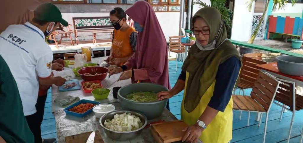 Hari Ke 2 Pelatihan Masak, FCC Bagikan Kembali Ke Warga Terdampak Covid-19 4 IMG 20200514 WA0013