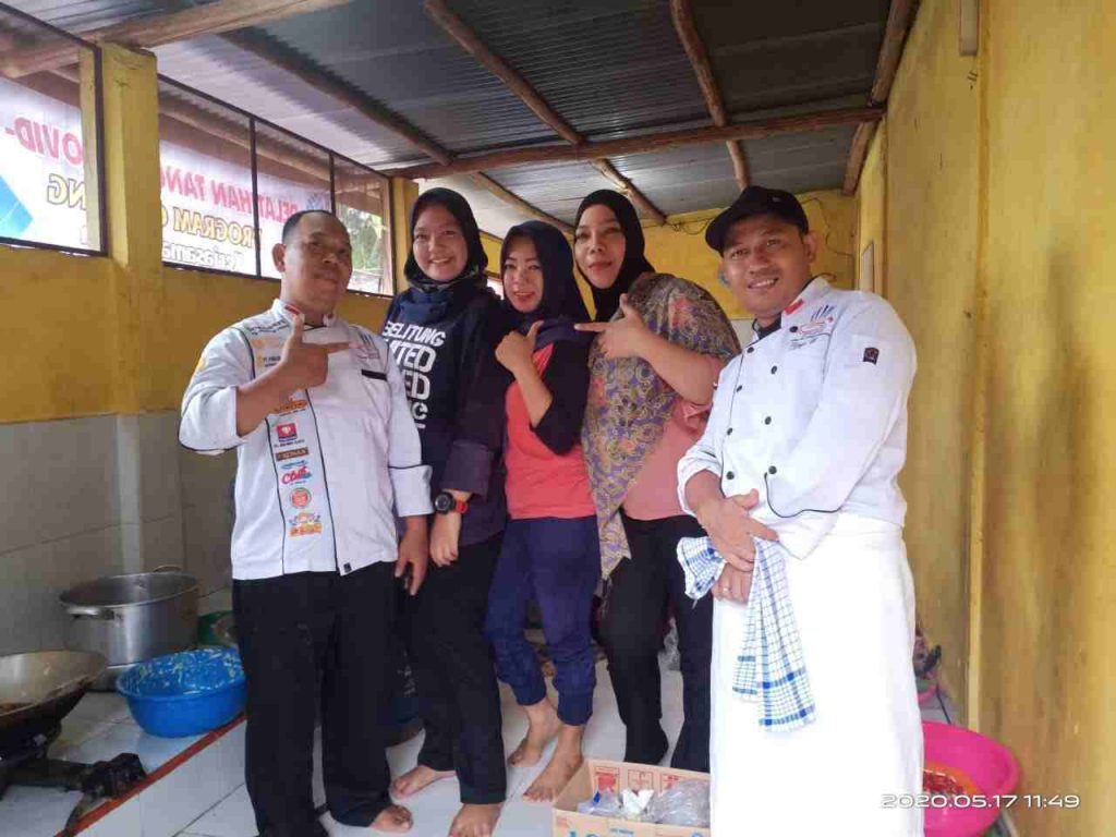 Hari Ke 5 Pelatihan Memasak, Nasi Kotak Disebar Di Seputaran Tg. pandan 3 IMG 20200517 WA0001 1589716124852