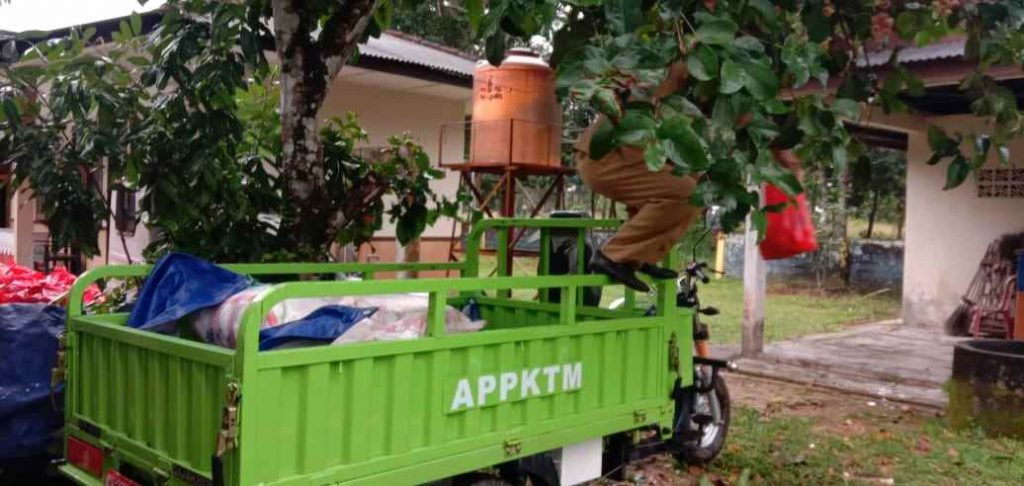 Di Kec.Badau,Ada Logistik Kab.Untuk Dibagi 7 Desa ke Warga Terdampak Covid 2 IMG 20200519 WA0001