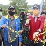 Wabup Belitung Resmikan Tangga Naik ke Makam Raja Badau di Bukit Lilangan