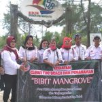 JPKP Adakan Kegiatan Clean The Beach/Tanam Bibit Mangrove di Gusong Bugis