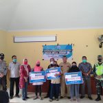 Pemdes Sungai Samak Bagikan BLT -DD Tahap VI