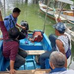 Tim Mekanik Dinas Perikanan Cek Mesin Tempel Milik Dua KUB