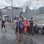Diduga Percikan Api dari Tangki Bahan Bakar, Satu Unit Mobil Terbakar