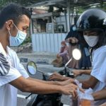 77 PCS Takjil Dibagikan Bee Moeslem ke Masyarakat pada 29 Puasa Ramadhan