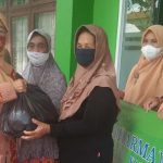 DWP Kemenag Belitung Beri 20 Sembako bagi Isoman & Terdampak Covid-19