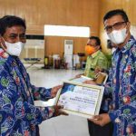 Capaian Prestasinya, Bupati Belitung Beri Penghargaan ke Dinas Perikanan