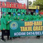 Kodim 0414 Belitung Beserta Persit KCK Bagi- Bagi Takjil