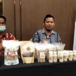 Camat Selat Nasik Promosikan Produk Ecoprint Suak Gual di Pameran The Ayana Hotel Jakarta