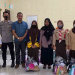 Pemdes Perawas Beri Bantuan Pendidikan untuk 27 Orang Anak Keluarga Prasejahtera