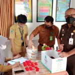 Kejari Belitung Gelar Tes Urine Narkotika & Zat Adiktif lainnya kepada 33 Pegawai dan 11 Pegawai PPNPN serta 2 Honorer
