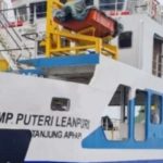 Selain Layanan Angkutan arus penumpang dan barang, KMP Puteri Leanpuri juga Layani Wisatawan berkunjung ke Selat Nasik.