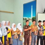Lewat Program Jaksa Masuk Sekolah,, Jaksa Beri Pemahaman Hukum kepada Siswa-Siswi SMAN 1 Tanjungpandan