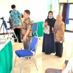 SMA Negeri 2 Tanjungpandan Bekerja Sama Dengan Disdukcapil Kabupaten Belitung Melakukan Perekaman e-ktp Kepada Para Siswa
