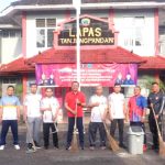 Sambut HBP Ke – 59, Kalapas & Jajaran Bersihkan Lingkungan Sekitar 
