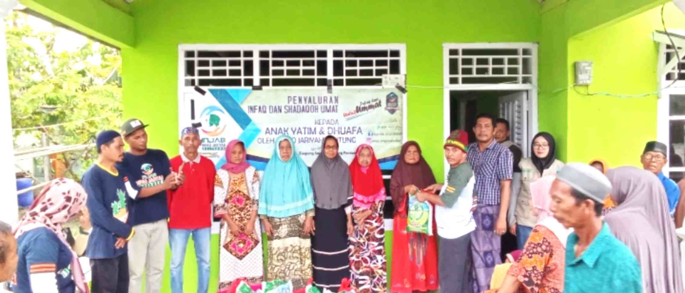Di Pulau Gersik, Yayasan INJAB Bagikan Paket Sembako dan Sumbangan Mushaf Alquran