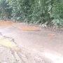 Ancam Keselamatan,  Warga di kawasan Jalan Skip Dalam RT 5 RW 02 Dusun Air Rembing Minta Jalan Diperbaiki