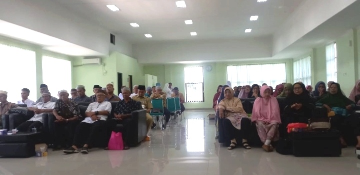 Rangkaian Bimbingan Manasik Haji Ditutup, 62 Jamaah Siap Berangkat Ke Tanah Suci Mekkah 4 IMG 20240508 055023