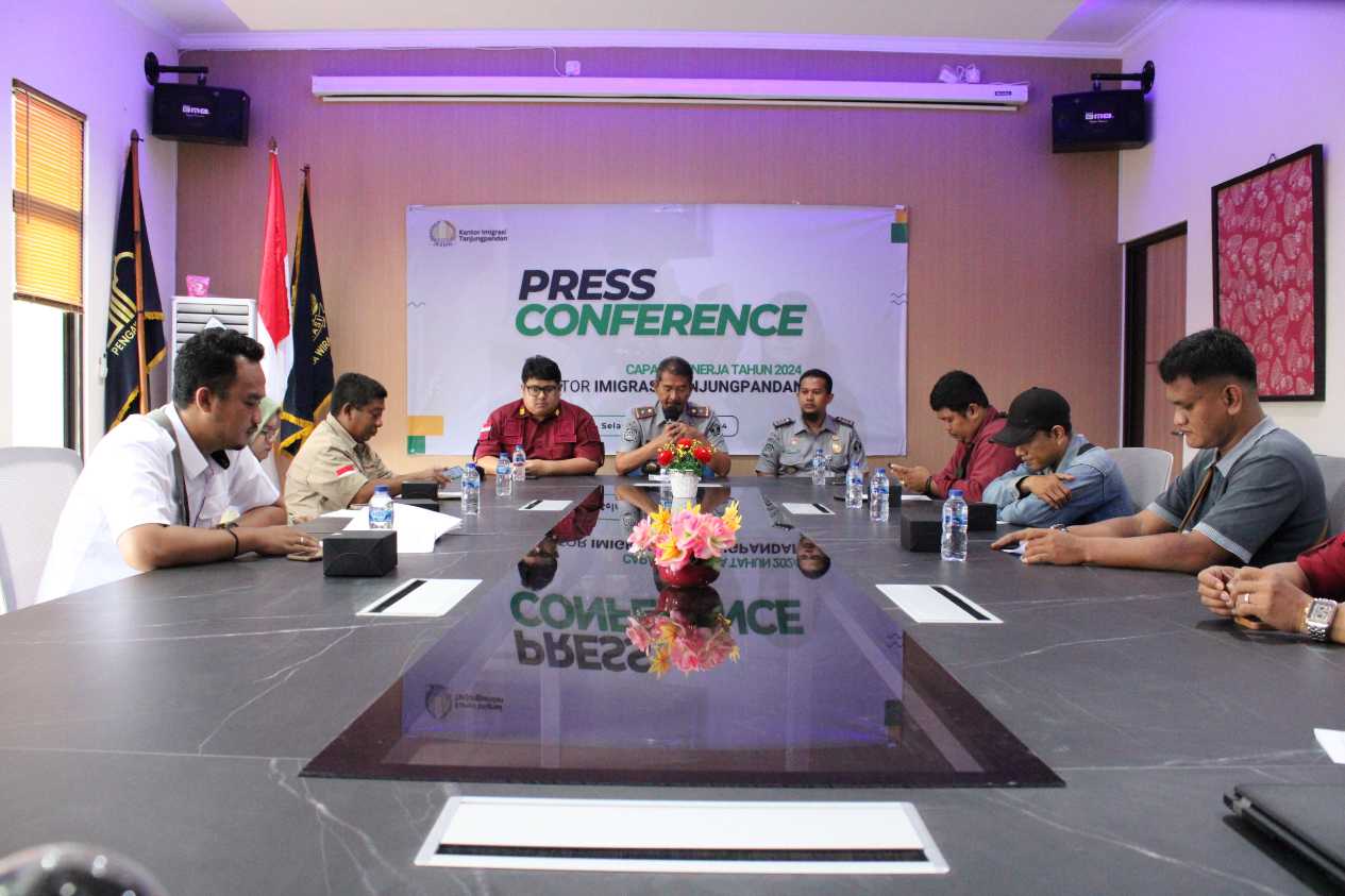 Kantor Imigrasi Kelas I TPI Tanjungpandan Sampaikan Capaian Kinerjanya Sepanjang Tahun 2024 4 IMG 8858
