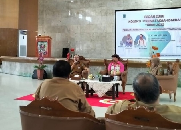 Wabup Belitung Dorong Budaya Literasi: Ajak Masyarakat Tangkal Hoaks Lewat Bedah Buku 3 IMG 20250507 083633