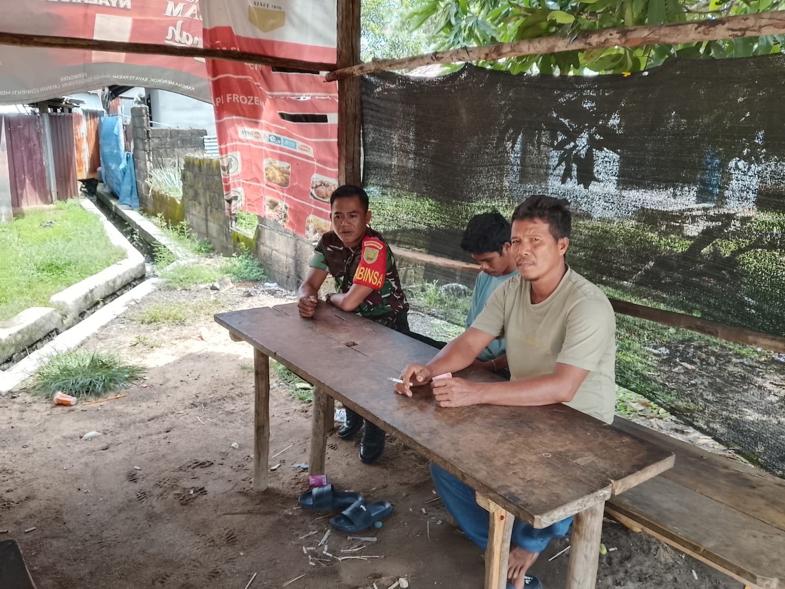 Jalin Mitra Karib, Serda Dedi Irawan Babinsa Desa Lalang Jaya, Anggota Koramil 414-02/Manggar Melaksanakan Komsos dengan Warga Binaan 2 IMG 20250920 WA0155