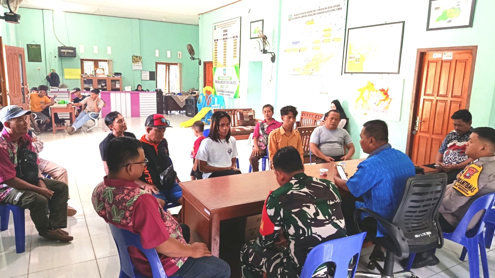 Babinsa Desa Lintang Hadiri Mediasi Antarwarga, Konflik Remaja Berakhir Damai 3 AddText 10 27 04.32.06