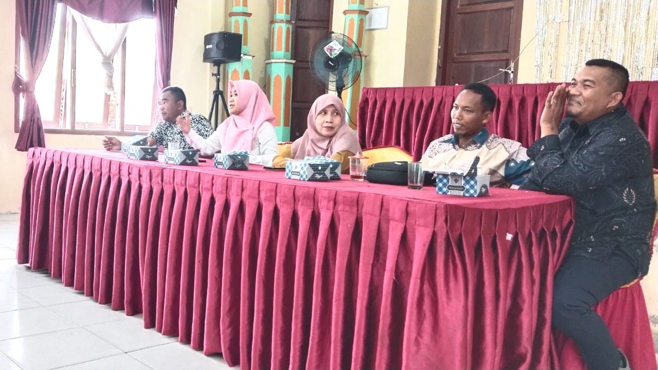 Babinsa Sertu Suprapto, dari Koramil 03/Gantung Hadiri Musyawarah Desa Khusus di Desa Jangkang 3 AddText 10 29 03.01.22