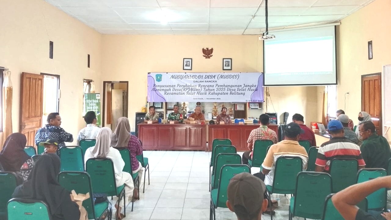 Babinsa Desa Selat Nasik Hadiri Musdessus Penyusunan Perubahan RPJMDes Tahun 2025 2 AddText 11 06 04.52.12