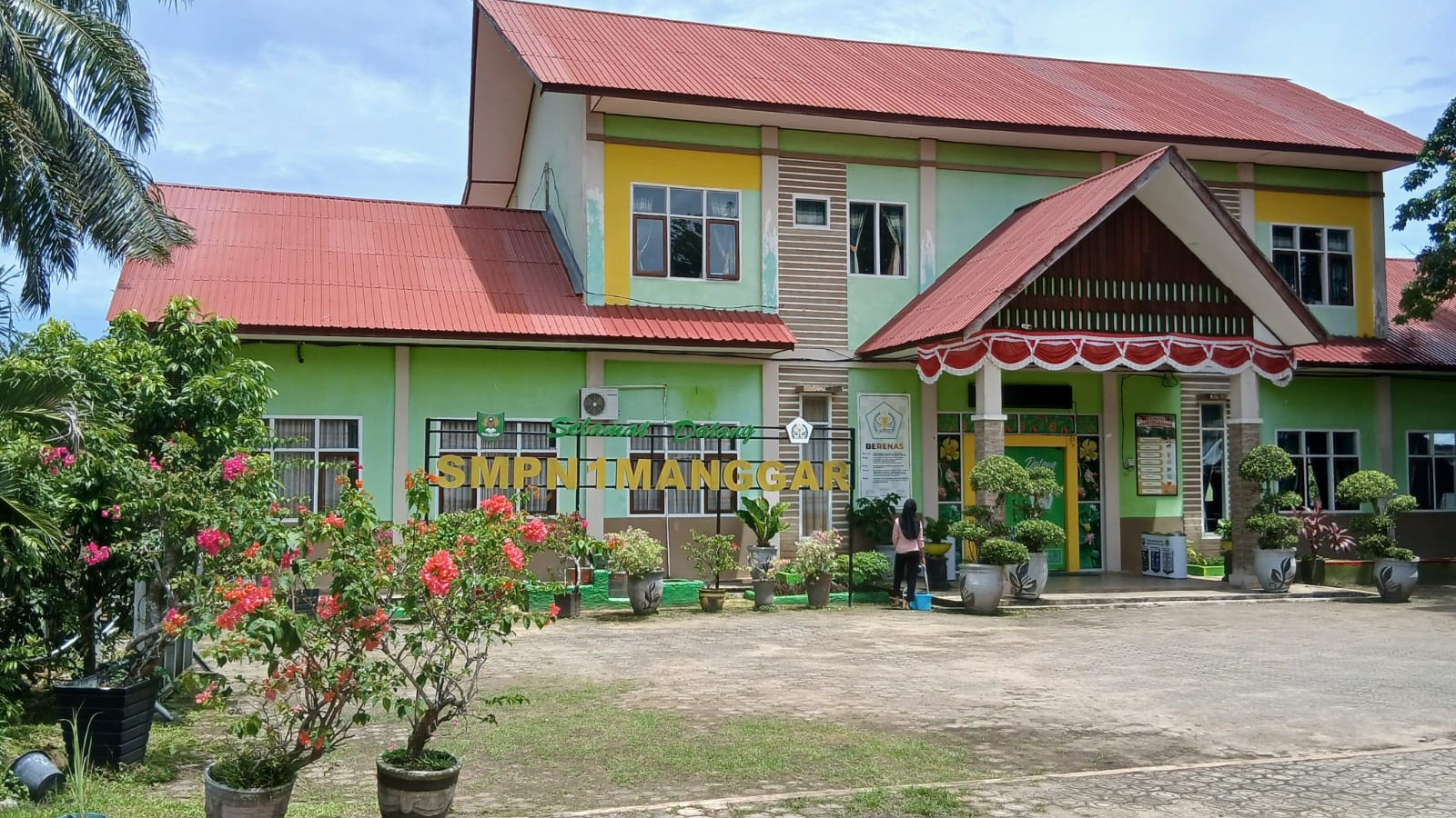 Dua Pelajar Beltim Lolos Program Bina Talenta Indonesia Bidang STEM, Pemkab Beltim Sampaikan Apresiasi 4 AddText 11 08 11.34.02