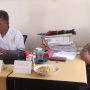 Jalin Komsos, Anggota Koramil 414-04/Membalong Sertu M. Syaruwedi Gelar Silaturahmi dengan Perangkat Desa Tanjung Rusa