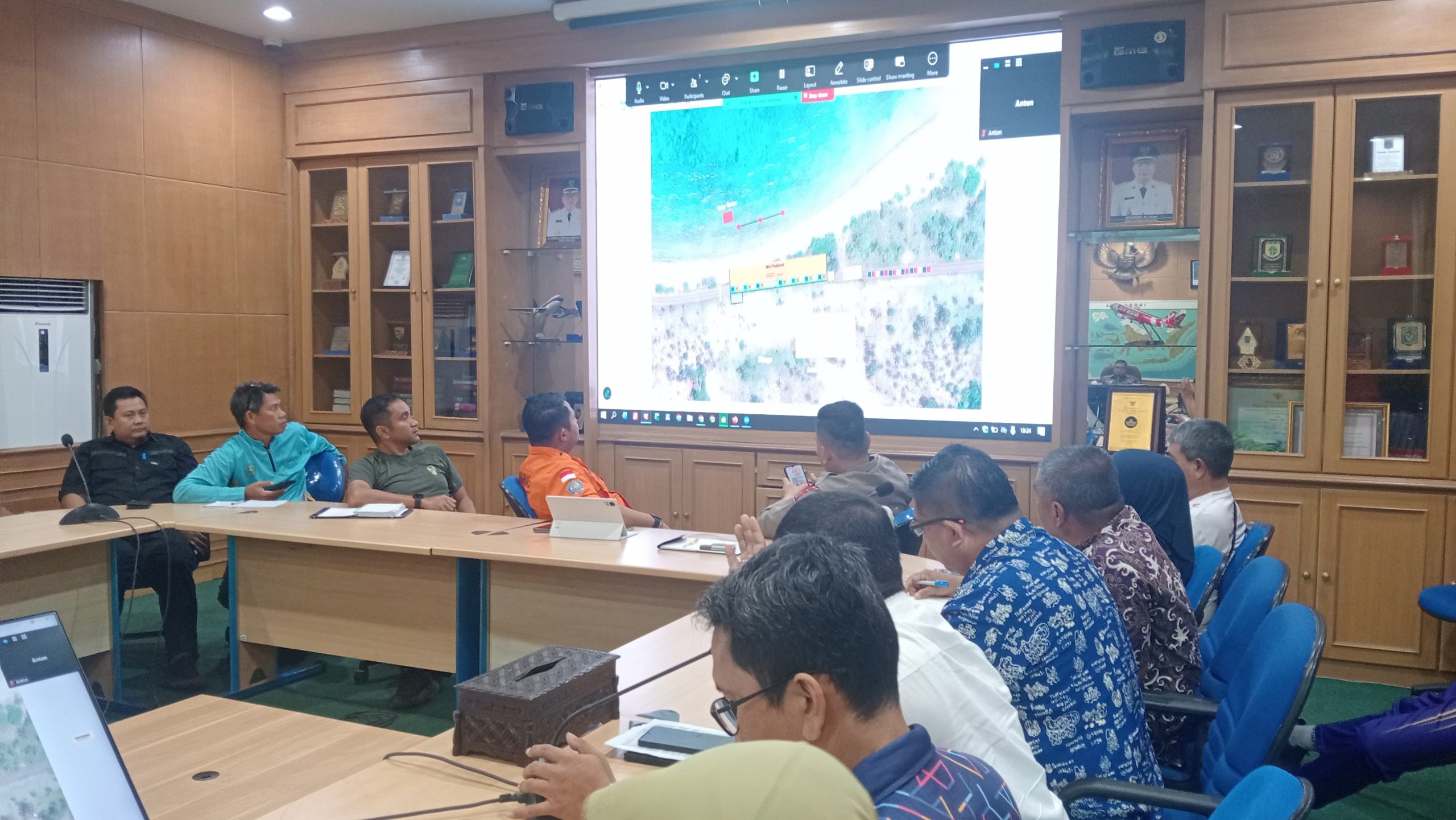 Serma Pernando Ismanto selaku Bati Ops Mewakili Komandan Kodim 0414/Belitung Hadiri Rapat Persiapan Event Gempita Belitong & Aqua Bike Championship 2025 2 AddText 11 21 03.58.46 scaled