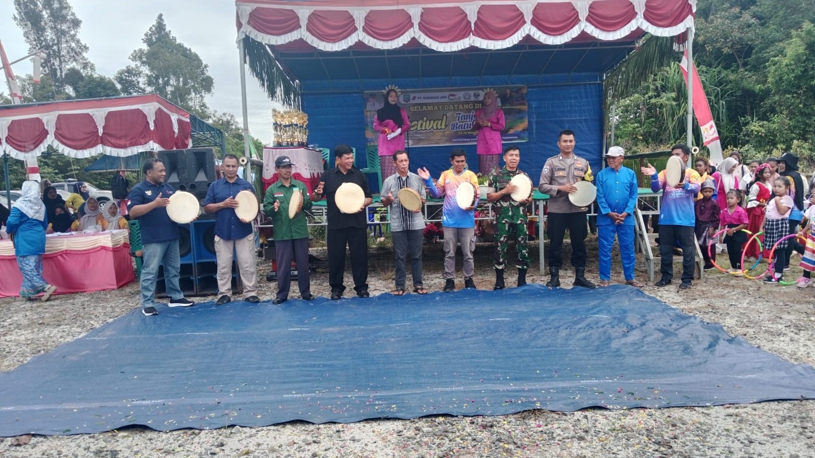 AddText_11-29-04.19.32 AddText 11 29 04.19.32