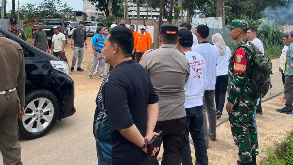 Kaitan HUT ke- 25 Provinsi Babel, Dandim 0414/Belitung Letkol Inf Teguh Adie Setiawan, S.Sos Hadiri kegiatan Bakti Sosial Berbagi di Desa Tanjung Binga 4 AddText 11 29 04.56.46