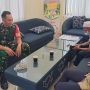 Anggota Koramil 414-01/Tanjung Pandan Praka Mustakim Jalin Komsos dengan Perangkat Desa Tanjung Binga