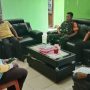 Anggota Koramil 414-02/Manggar Serda Dedi Irawan Laksanakan Komsos Bersama Perangkat Desa Lalang Jaya