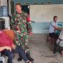 Babinsa Sertu Suprapto dari Koramil 414-03/Gantung Laksanakan Komsos Bersama Perangkat Desa Jangkang