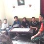 Babinsa Sertu Pahmi P, dari Koramil 414-02/Manggar Sosialisasikan Penerimaan Prajurit TNI AD TA 2025 di Desa Kurnia Jaya