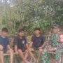Babinsa Sertu Ahmad Redi Sosialisasikan Rekrutmen TNI AD di Dusun Gunung Kura Desa Mentigi