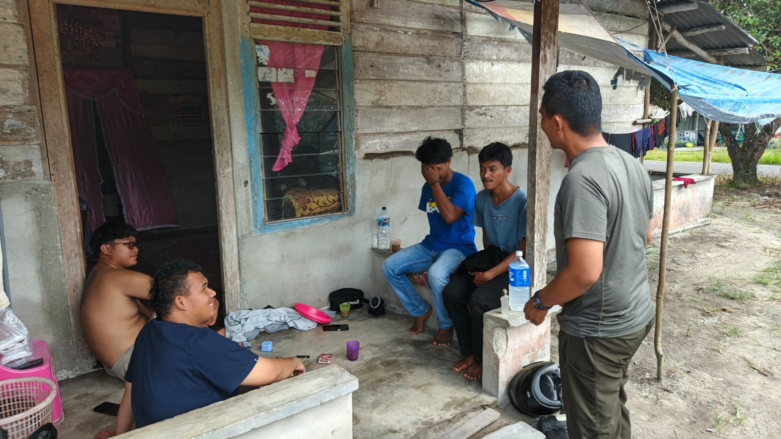 Babinsa Serka Astiyandi dari Koramil 414-01/Tanjungpandan Sosialisasikan Penerimaan Bintara dan Tamtama TNI AD TA 2026 2 AddText 01 02 02.07.50