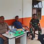 Pererat sinergitas dan Koordinasi, Anggota Koramil 414-02/Manggar, Serda Dedi Irawan Komsos Bersama Aparatur dan BPD Desa Lalang Jaya